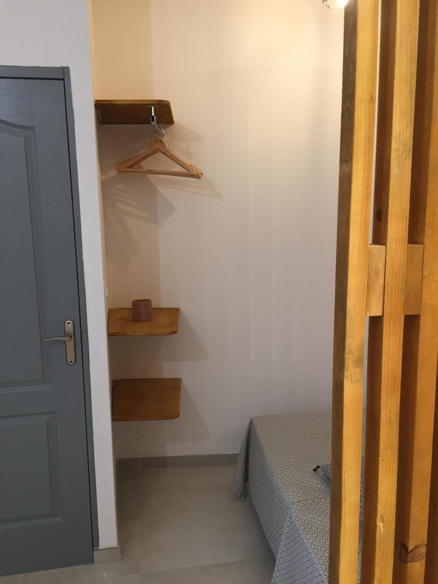Studio Climatise, La Cloison อาร์ลส์ ภายนอก รูปภาพ