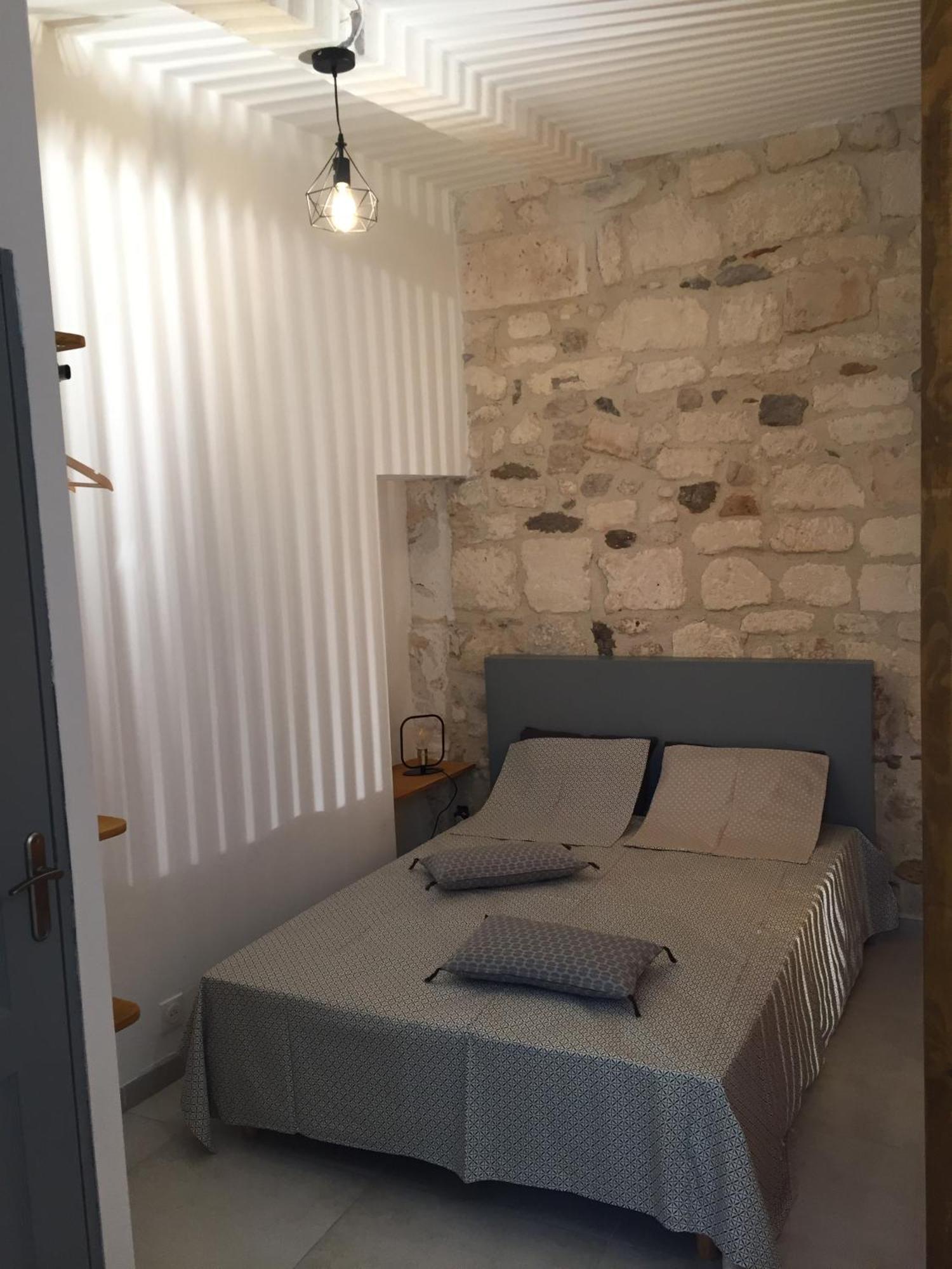 Studio Climatise, La Cloison อาร์ลส์ ภายนอก รูปภาพ