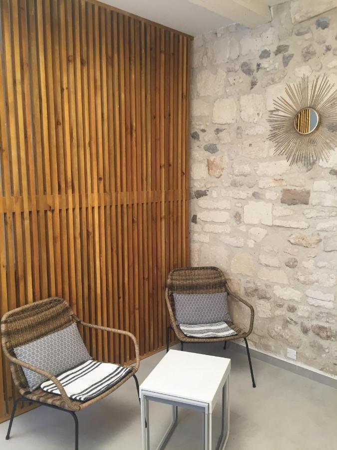 Studio Climatise, La Cloison อาร์ลส์ ภายนอก รูปภาพ
